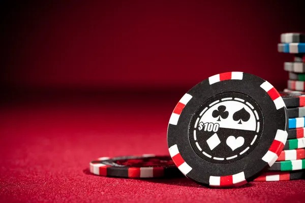 qqq333bet platform interface showing football markets and live-dealer tables