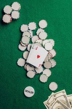 Domino QQ tiles showing pip arrangements on qqq333bet